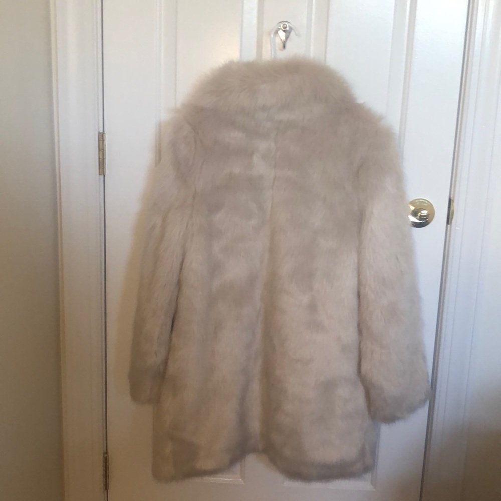Ivory/Cream Faux Fur Coat XS (Express) - Picture 2 of 2